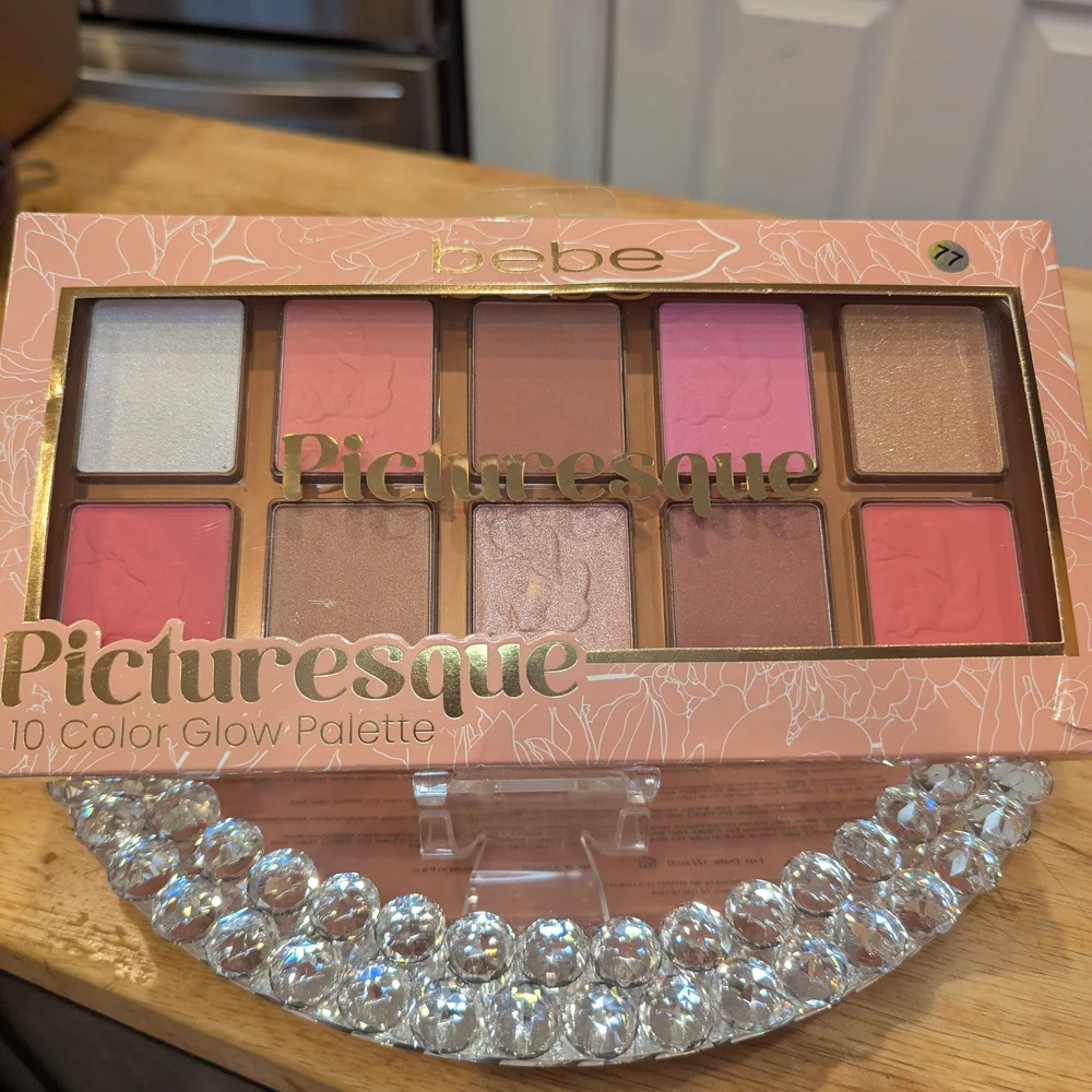 BEBE Picturesque 10 Color Glow Palette NIB